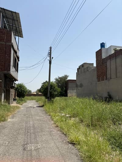 Prime 3 Marla Residential Plot For Sale at Link Canal Road Madina Town Faisalabad