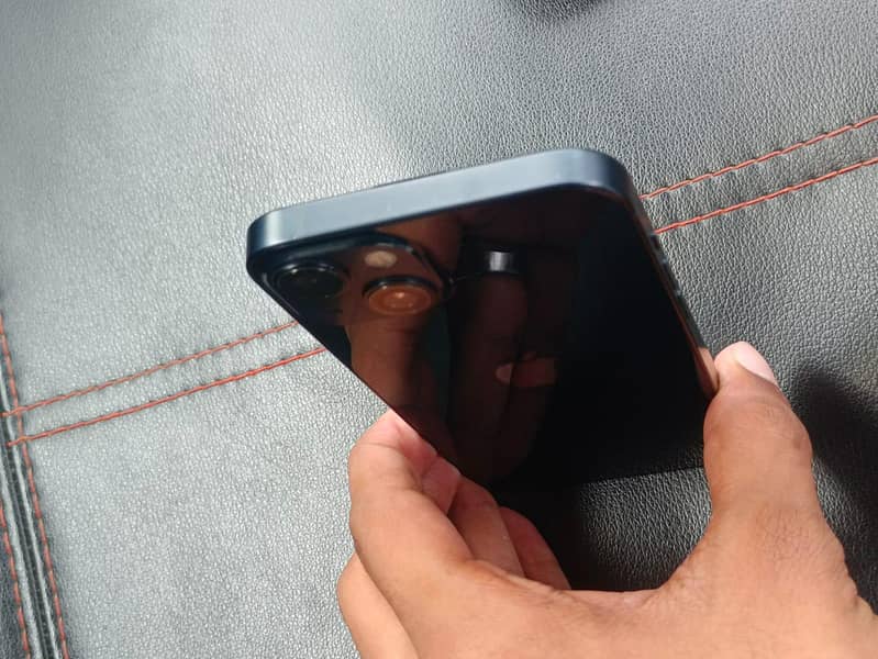 Apple iPhone 13 2