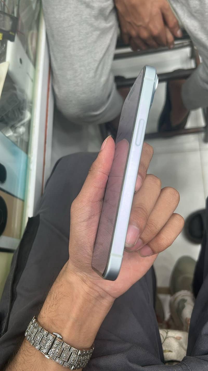 Apple iPhone 15 3