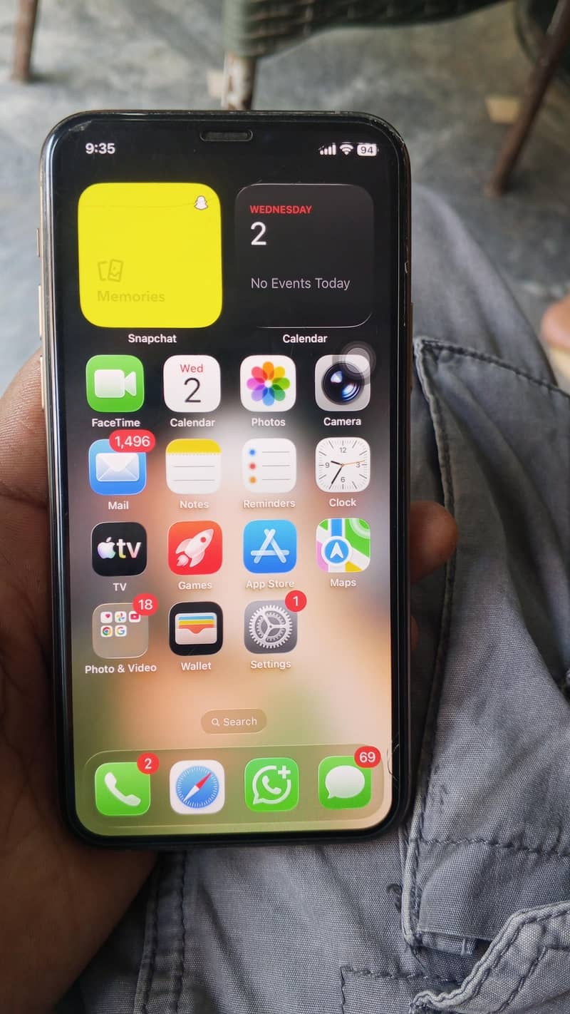 Apple iPhone 11 Pro 4