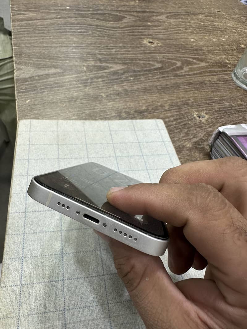 Apple iPhone 13 3