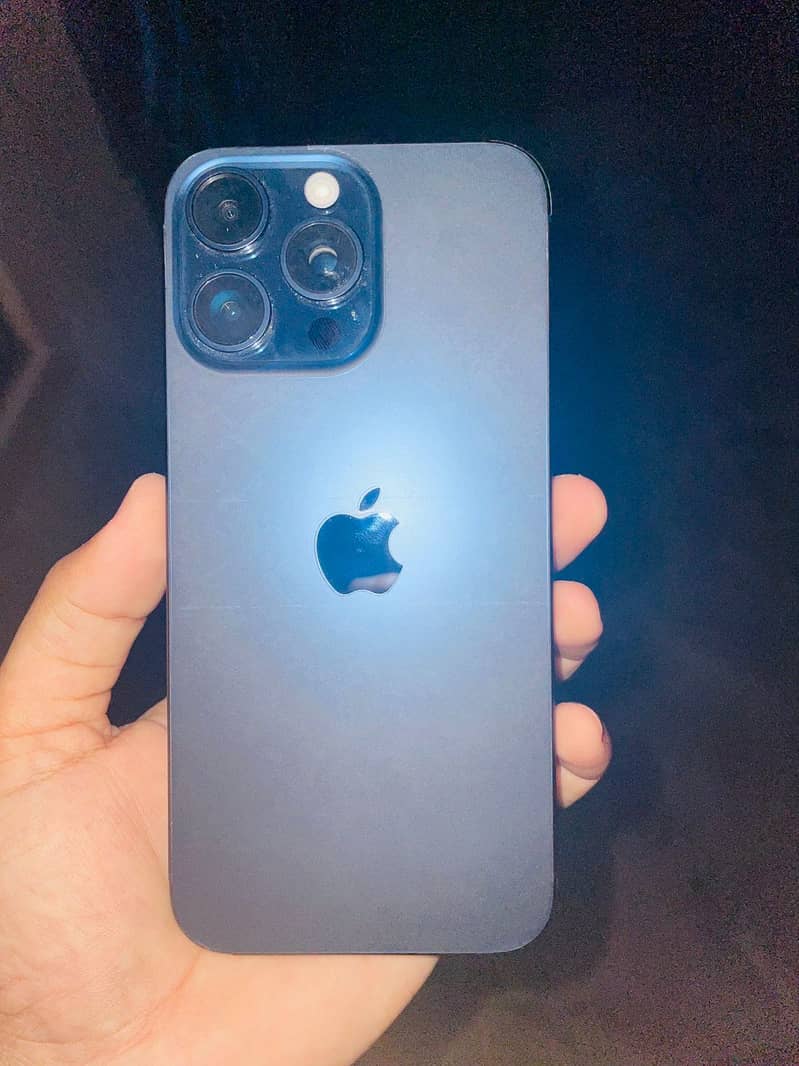 Apple iPhone 15 Pro Max 1