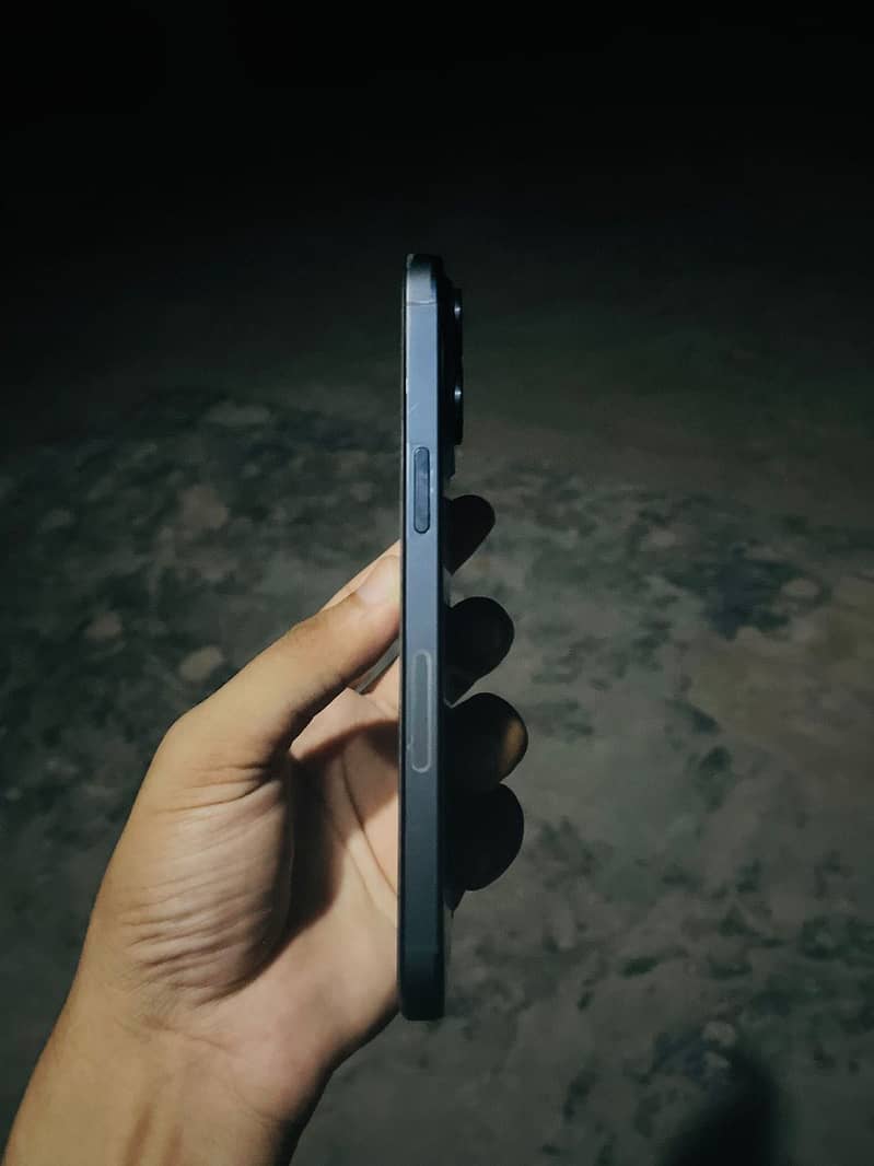 Apple iPhone 15 Pro Max 5
