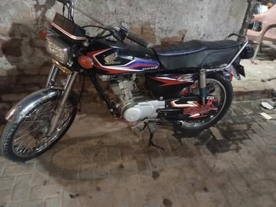 2017. . ماڈل