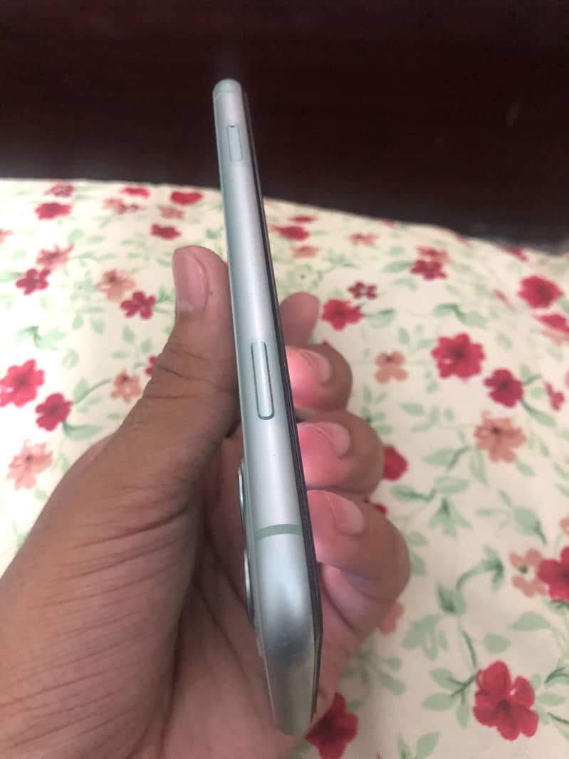 Apple iPhone 11 5