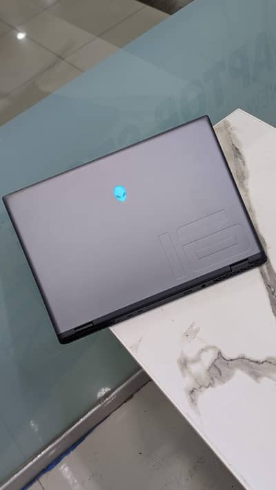 Alienware m16 R2 | Core Ultra 9 | 32GB | 1TB SSD