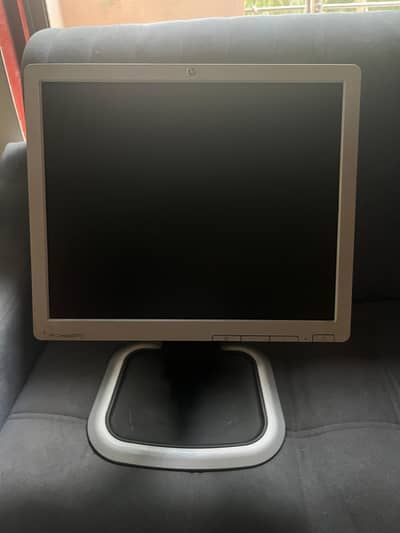 Hp LCD with stand 19 inch 10/10 condition | LCD | Monitor | Computer