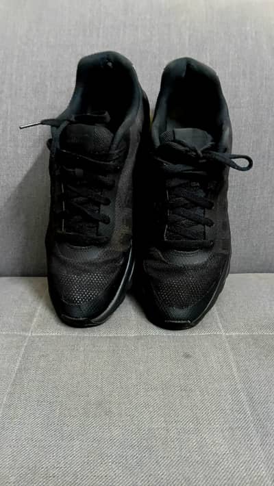 Nike original pre loved shoes