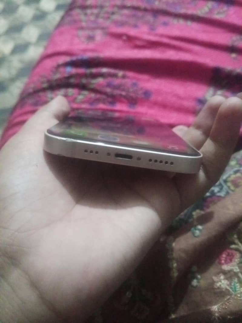 Apple iPhone 13 3