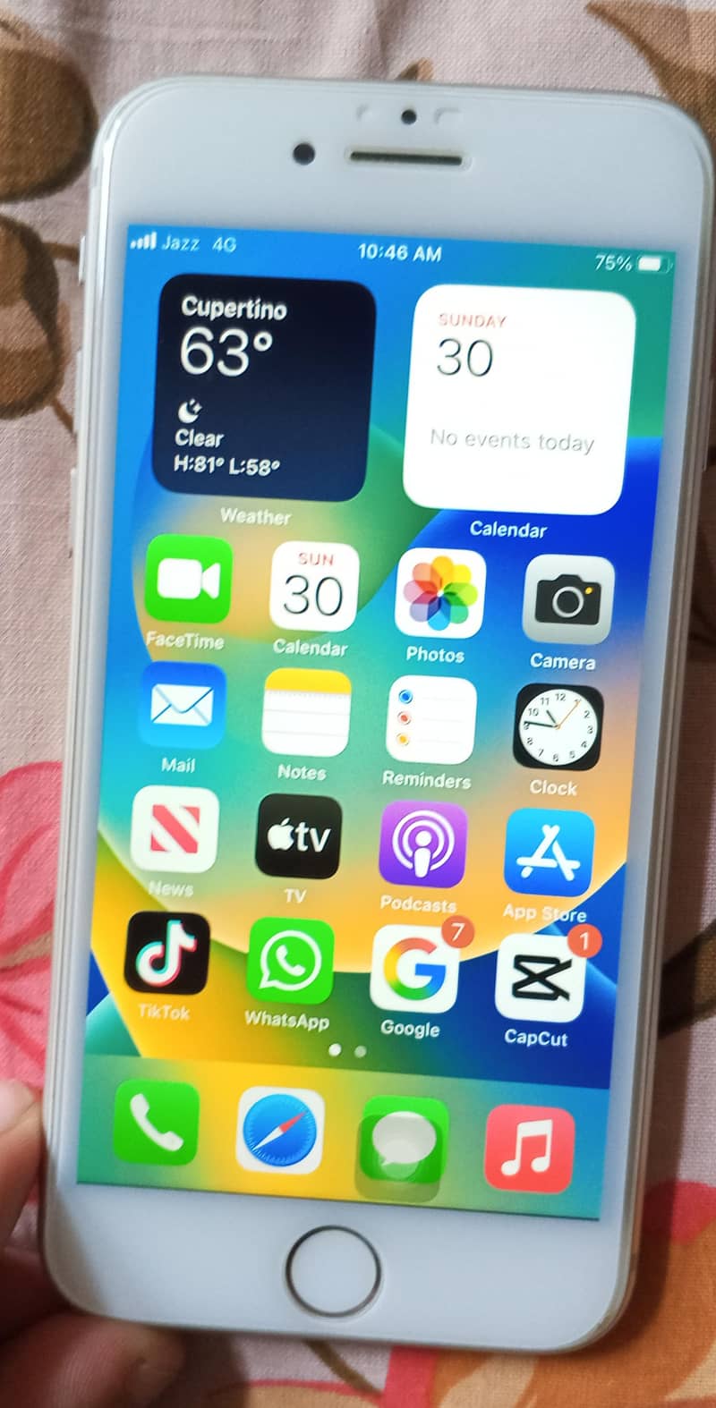 Apple iPhone 8 1