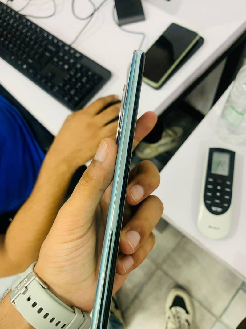 Infinix Zero 40 4