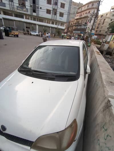 Toyota Platz 2002