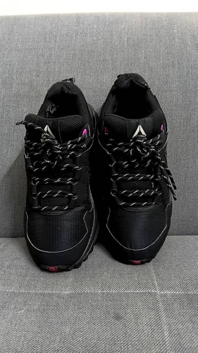 Reebok original pre loved shoes