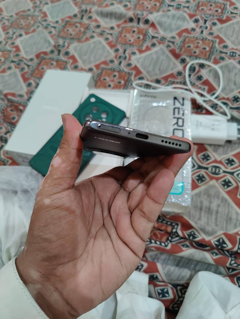 Infinix Zero 40 2