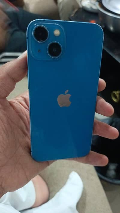 Apple iPhone 13