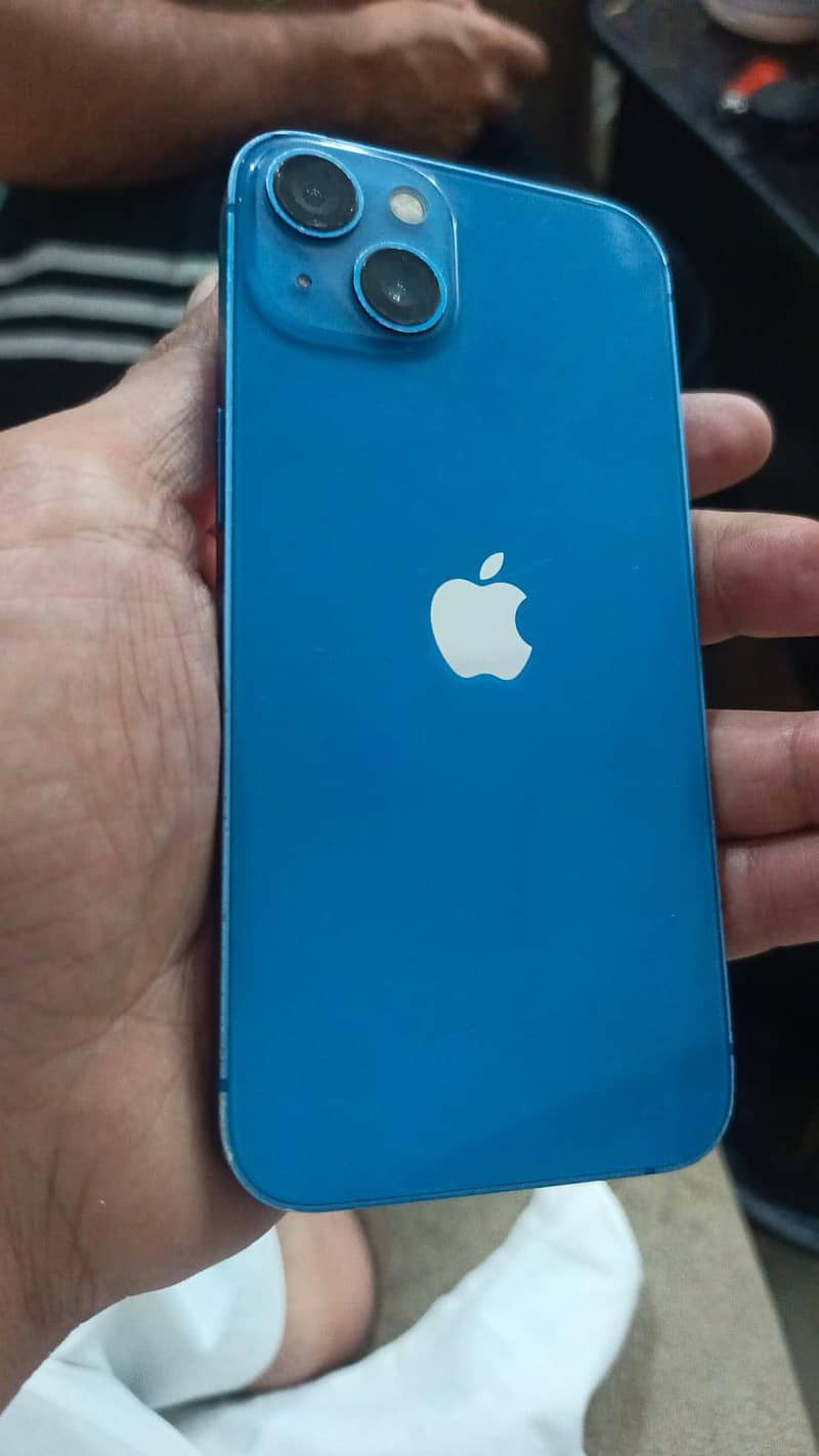 Apple iPhone 13 4