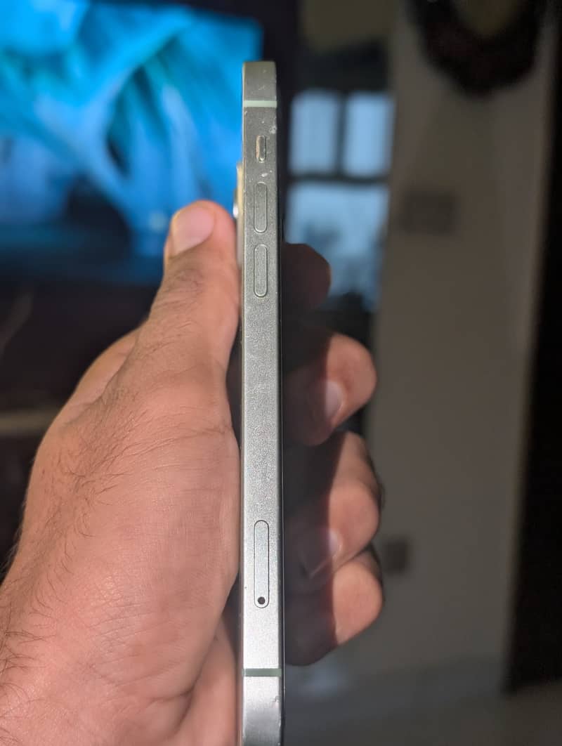 Apple iPhone 12 3