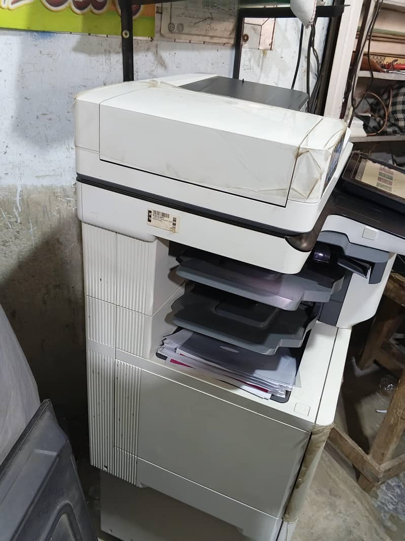 Hp e62665 1