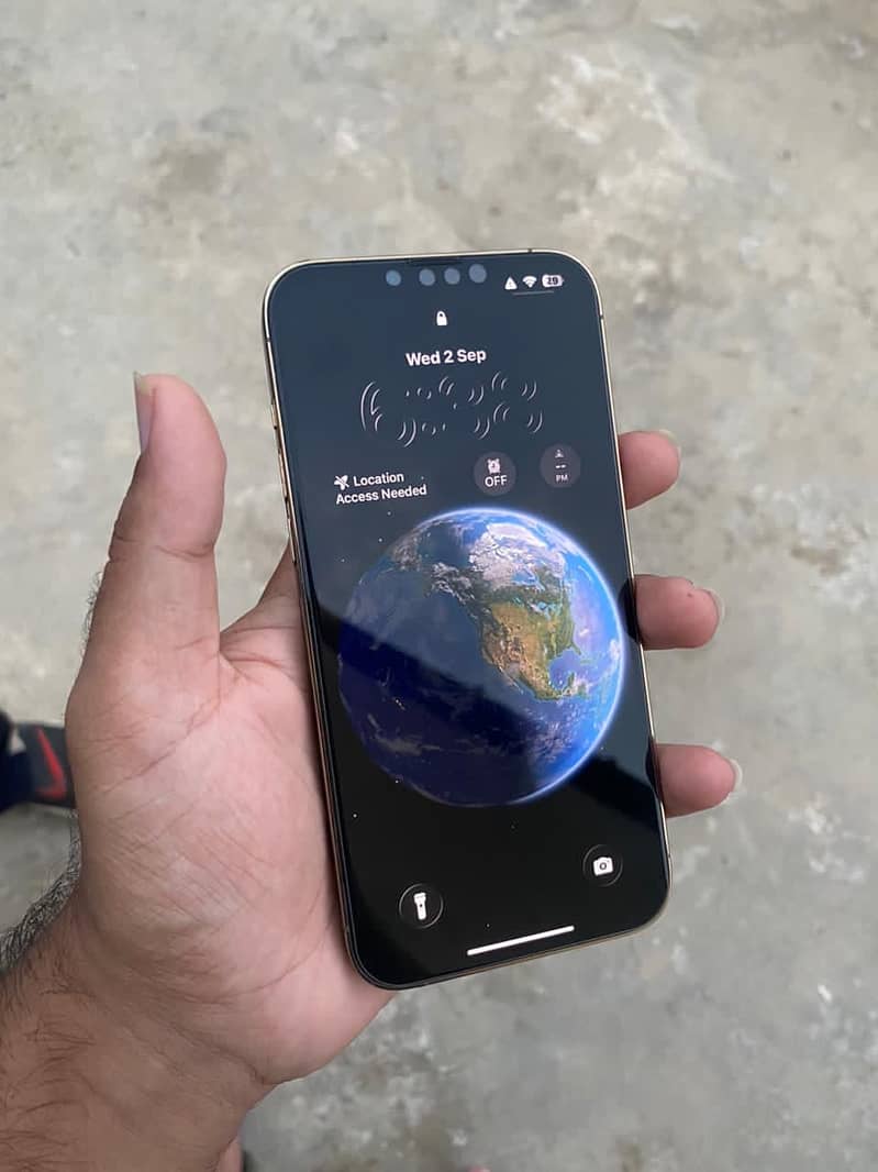Apple iPhone 13 Pro Max 1