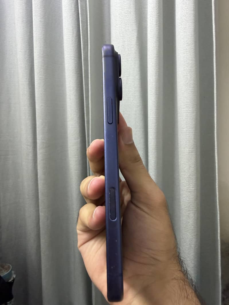 Apple iPhone 17 Pro Max 4