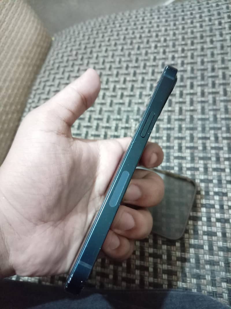 Apple iPhone 13 3