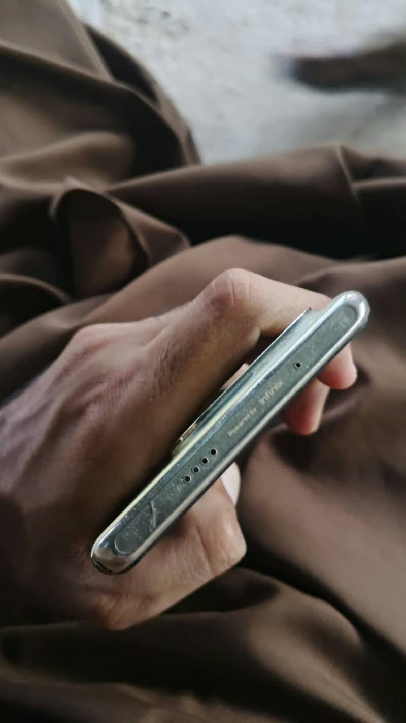 Infinix Zero 30 3