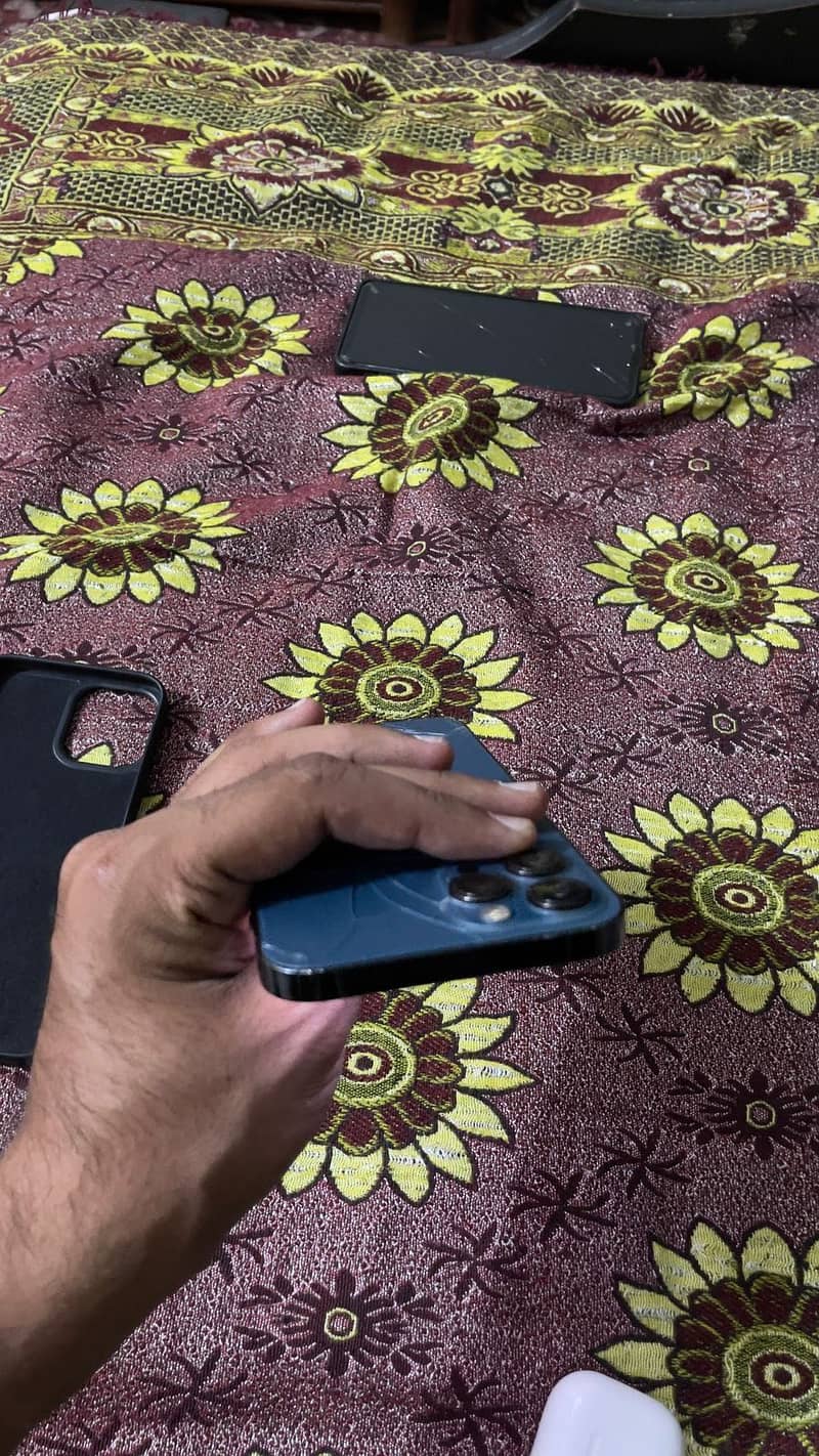 Apple iPhone 12 Pro Max 3