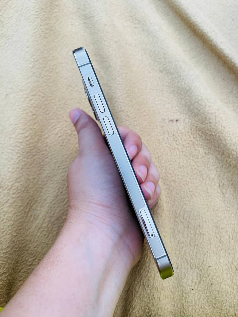 Apple iPhone 12 Pro 1