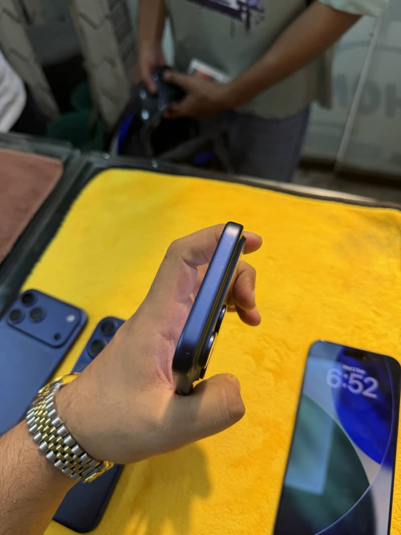 Apple iPhone 17 Pro Max 2