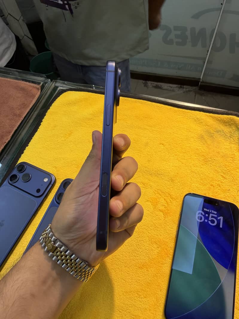 Apple iPhone 17 Pro Max 3