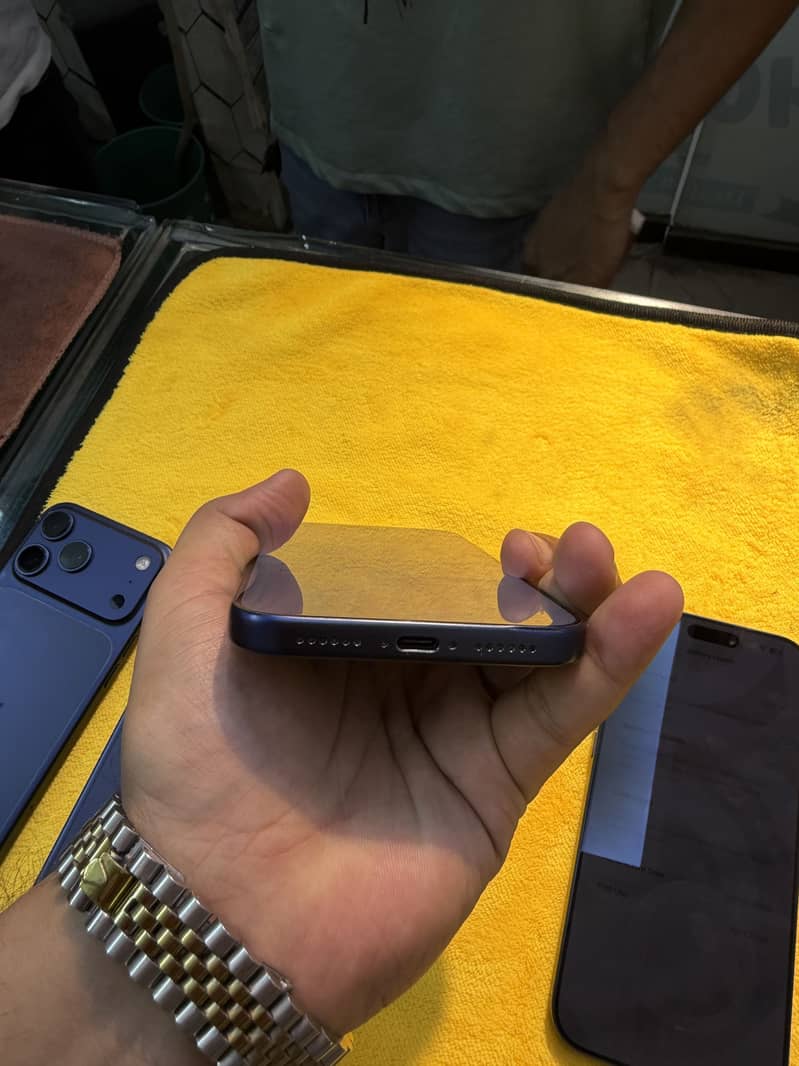Apple iPhone 17 Pro Max 5