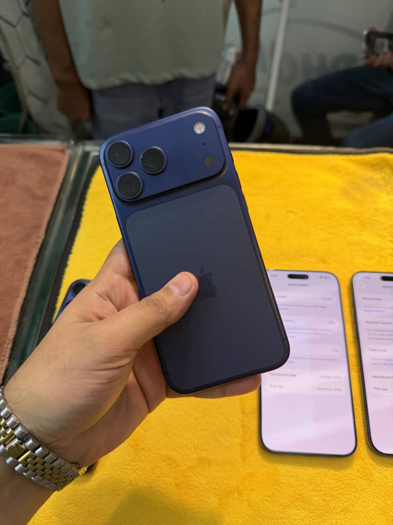Apple iPhone 17 Pro Max 10