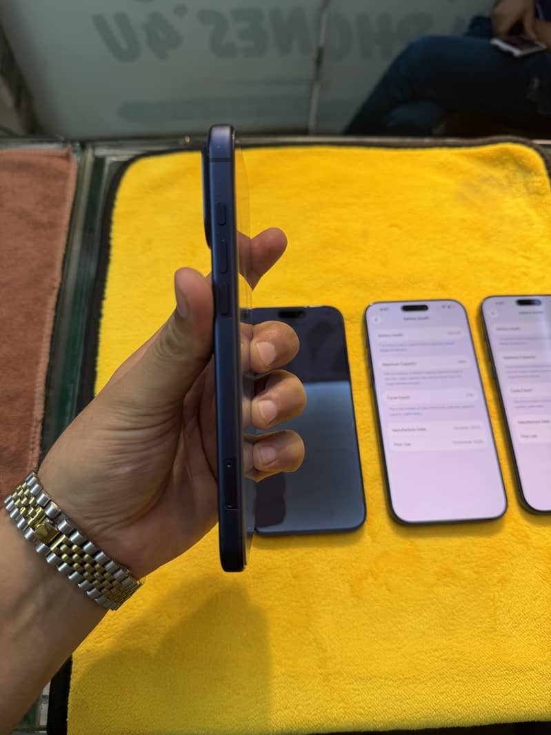 Apple iPhone 17 Pro Max 13