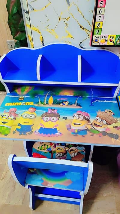 baby studying table chair