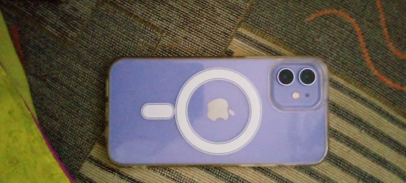 Apple iPhone 12 1