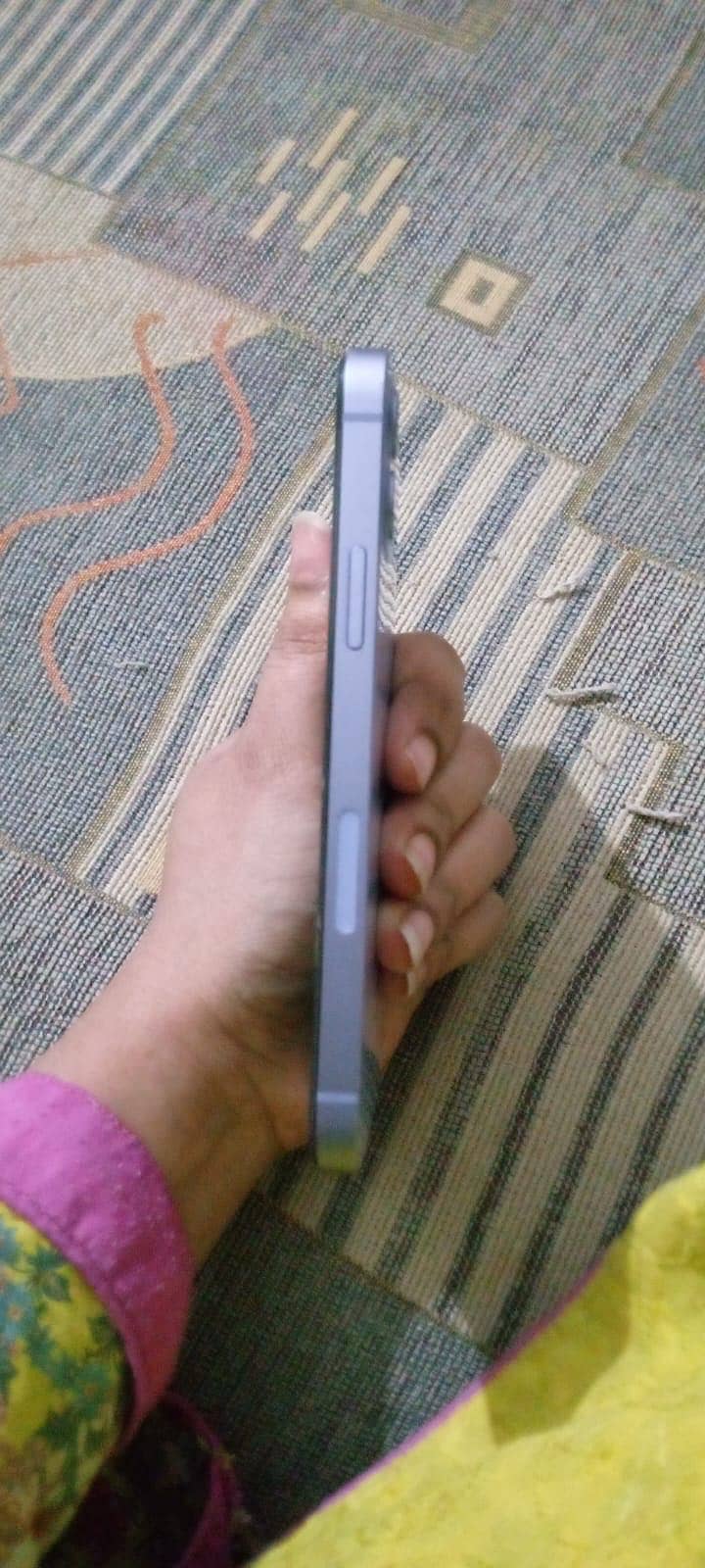 Apple iPhone 12 4