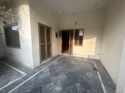 FULL HOUSE 5 MARLA JOHER TOWN PHACE 2 NEAR IMPORIUM MALL EXPO CENTER FOR FAMILY