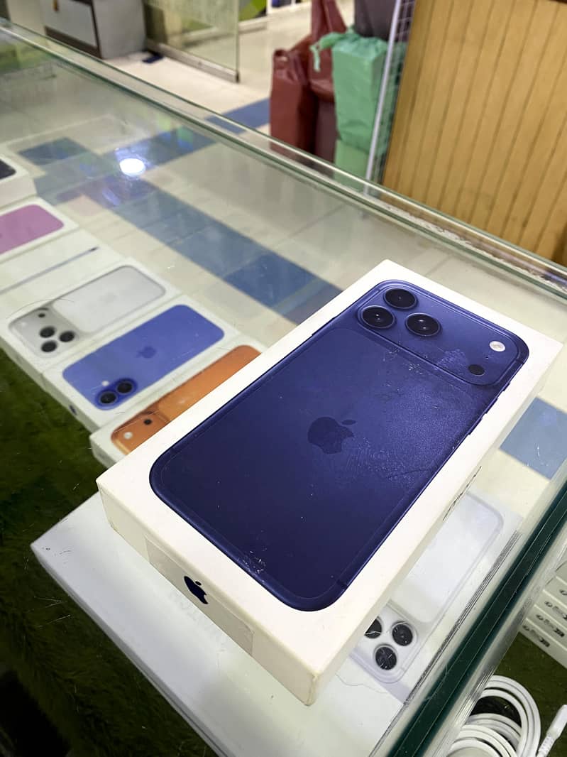 Apple iPhone 17 Pro Max 0