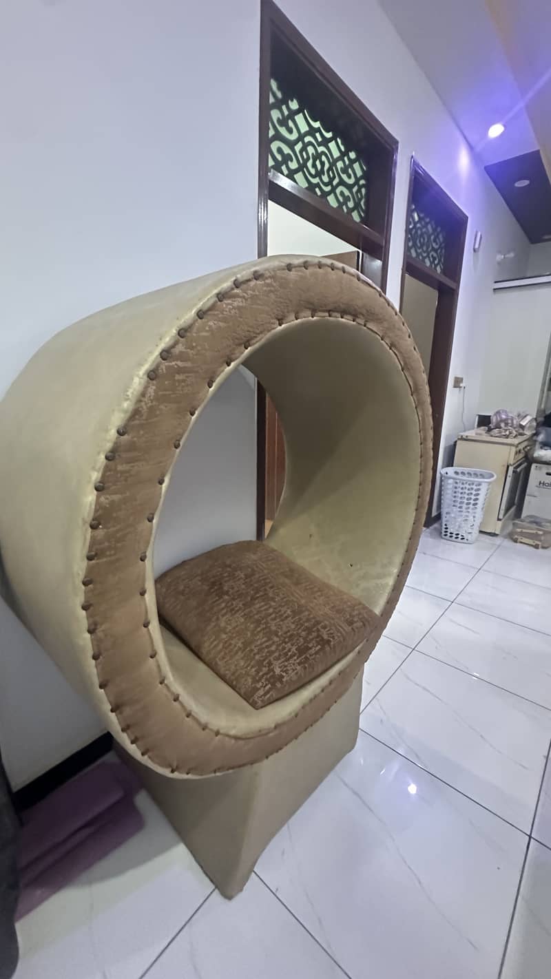 Round sofa 2