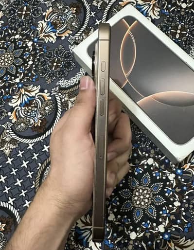 Apple iPhone 16 Pro Max