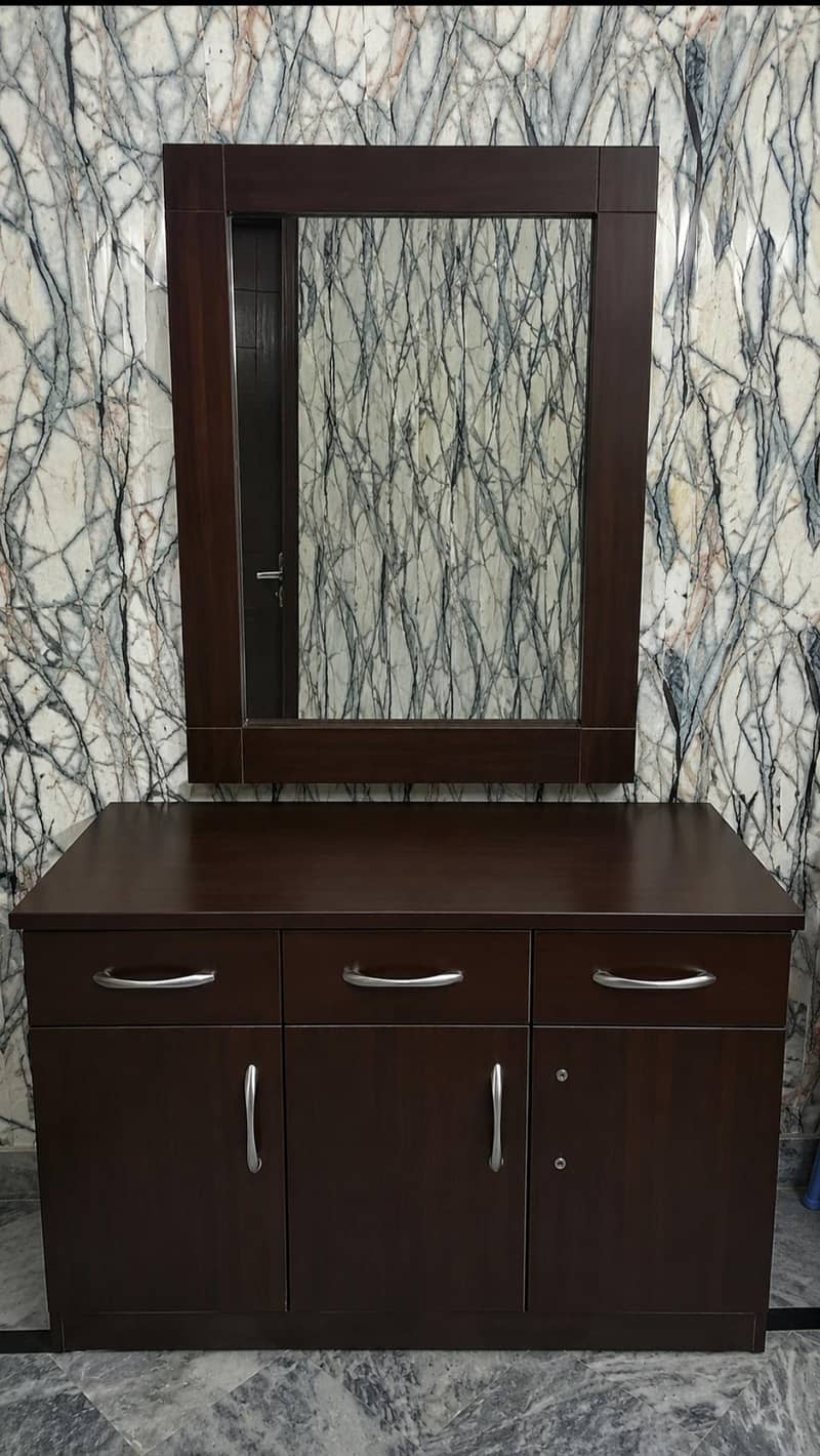 dressing table with mirror 0