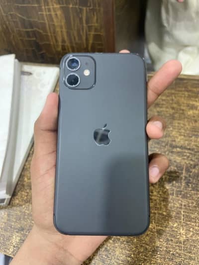 Iphone 11 balck / pta approved / waterpack full geniun / 64gb /