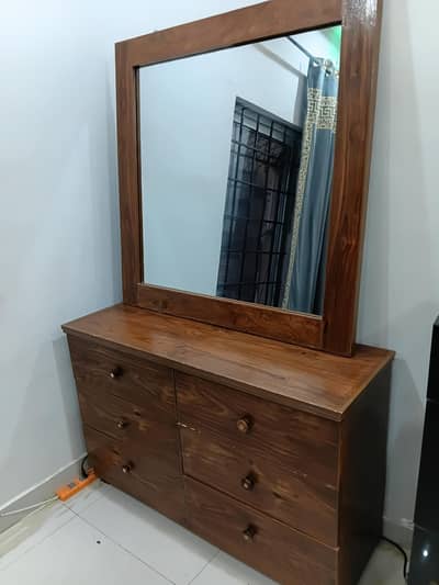 Dresser with big mirror