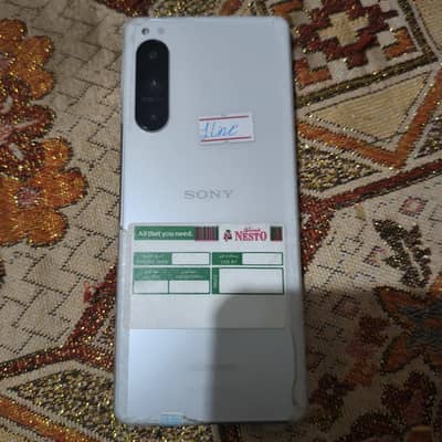 Sony 5 mark 4 (2 month esim time) Display 1 line contact : 03116893490