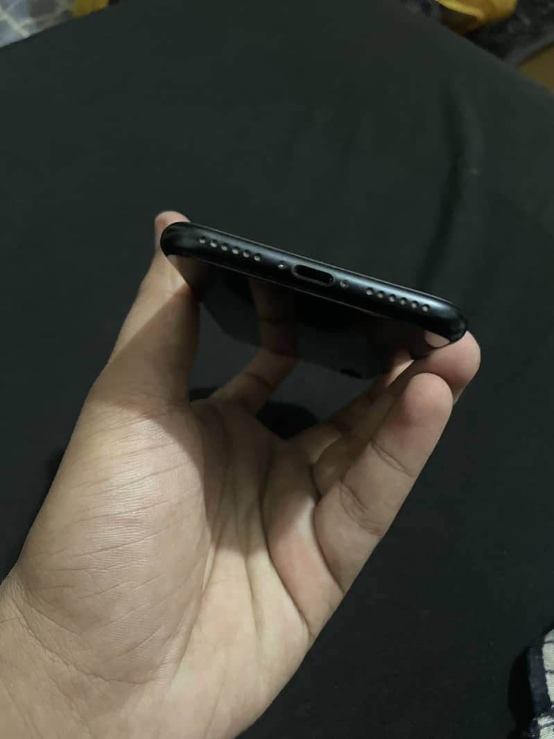 Apple iPhone SE 3rd 4