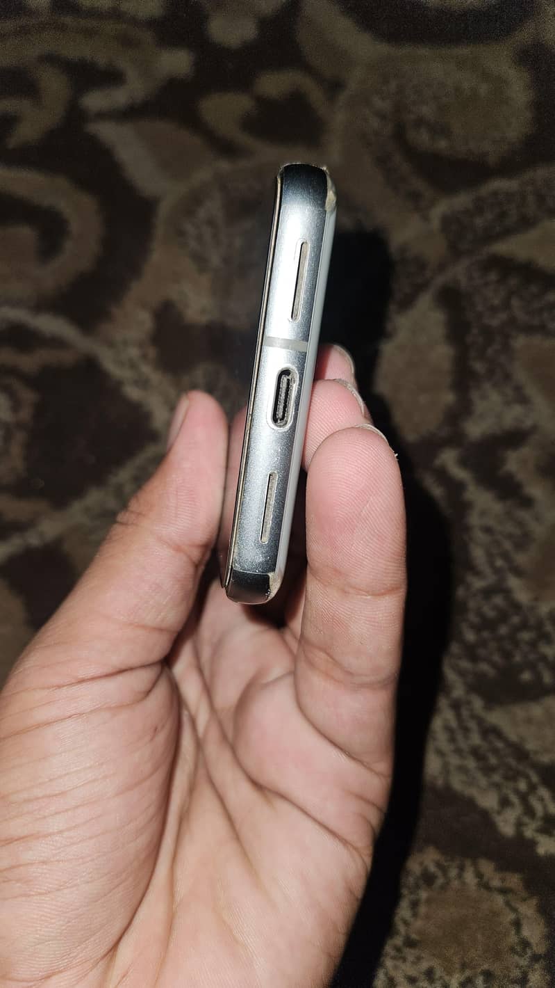 Google Pixel 8 3