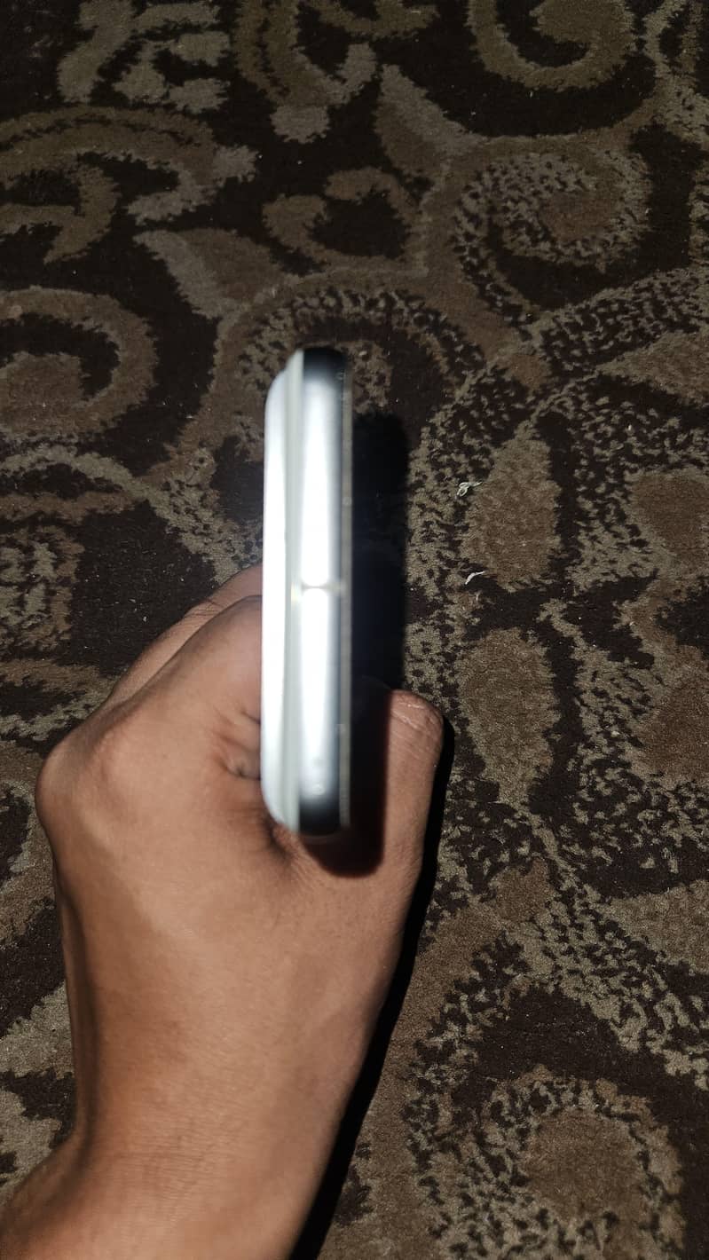 Google Pixel 8 5