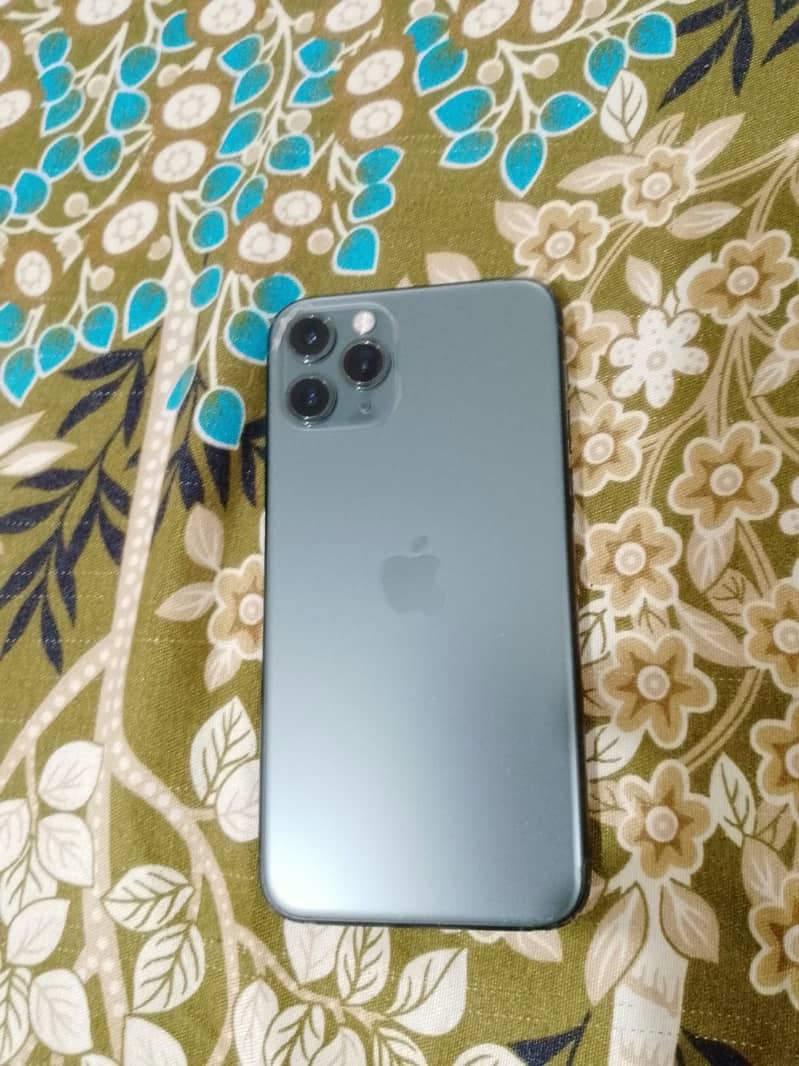 Apple iPhone 11 Pro 4