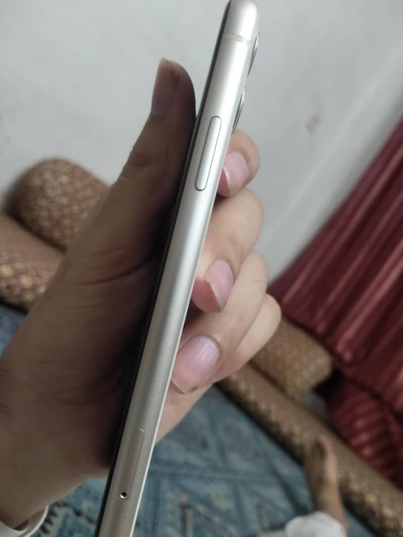 Apple iPhone 11 2