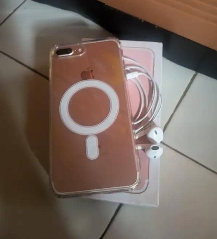 Apple iPhone 7 Plus 1